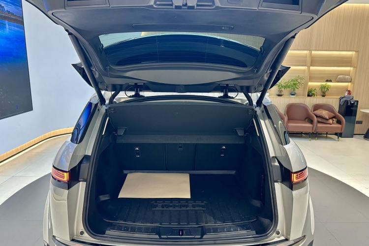 Used Land Rover Range Rover Evoque 2023 Aurora L 249 PS Collins Antique Bronze Special Edition
