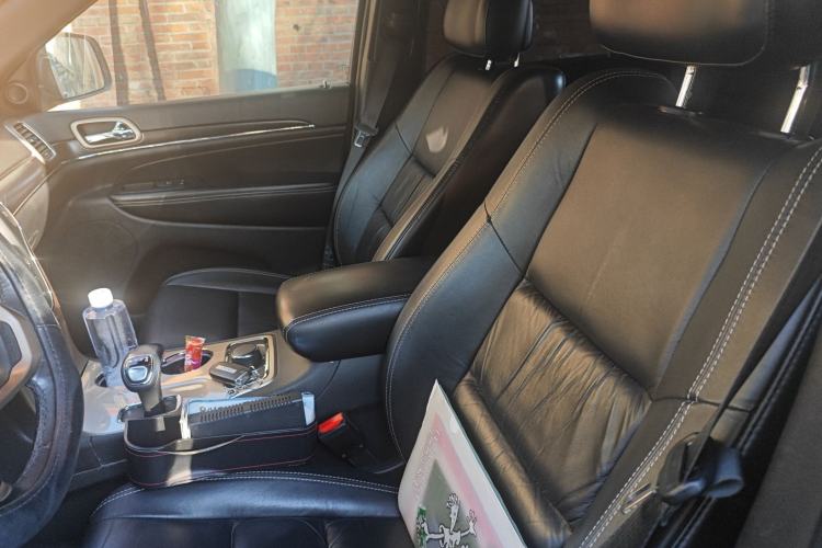 Used  Grand Cherokee (Import) 2014 3.0L Comfort Navigation Edition
