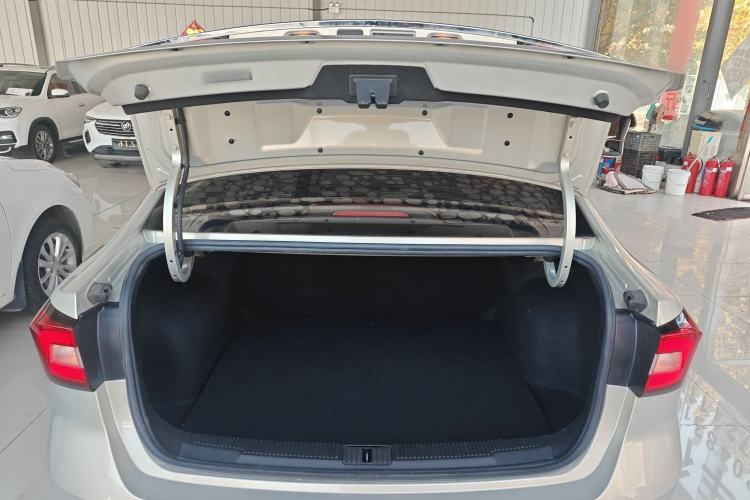 Used Roewe i5 2020 1.5L Automatic 4G Connected Linghao Edition
