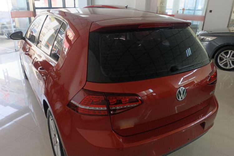 Used Volkswagen Golf 2017 1.6L Automatic Comfort Million-Vehicle Anniversary Edition
