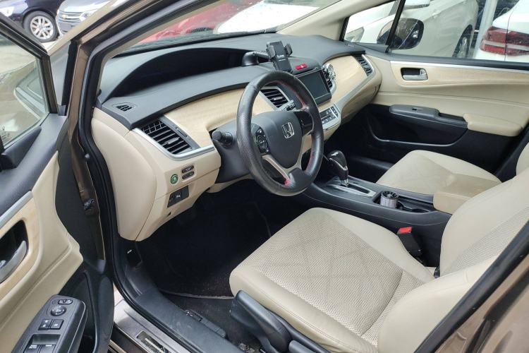 Used Honda Jade 2013 1.8L automatic Comfort version 5 seats