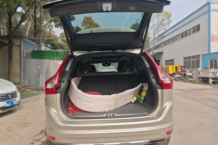 Used Volvo XC60 2017 T5 AWD Smart Upgrade Edition
