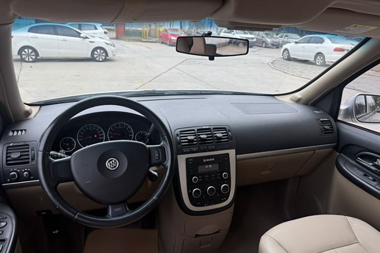 Used Buick GL8 2014 2.4L Executive Edition
