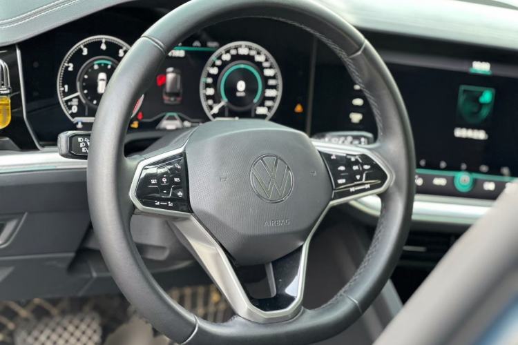 Used Volkswagen Touareg 2021 3.0 TSI Luxury Edition Black Diamond Sport Package
