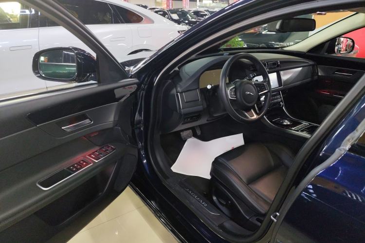 Used Jaguar XFL 2020 XFL 2.0T P200 Two-Wheel-Drive Rally Flag Edition
