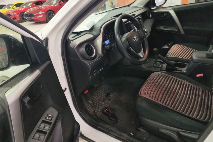 Used Toyota RAV4 2018 2.0L CVT Two-Wheel Drive Fashion X Edition
