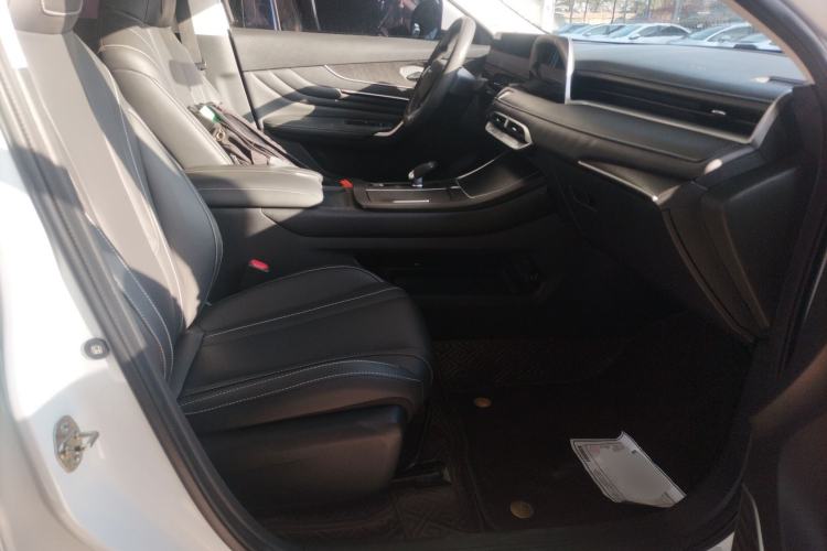 Used Venucia V 2021 260T Idol Edition
