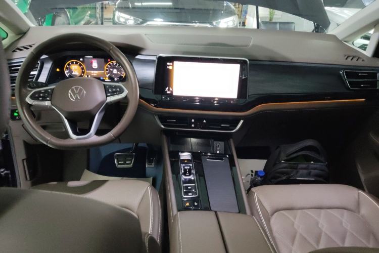 Used Volkswagen Viloran 2023 380TSI Prestige Edition
