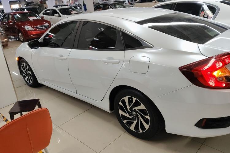 Used Honda Civic 2016 220TURBO CVT Luxury Edition
