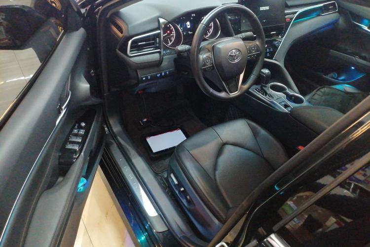 Used Toyota Camry 2021 2.0G Luxury Edition
