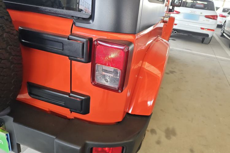 Used  Wrangler 2015 3.0L Sahara Four-Door Edition