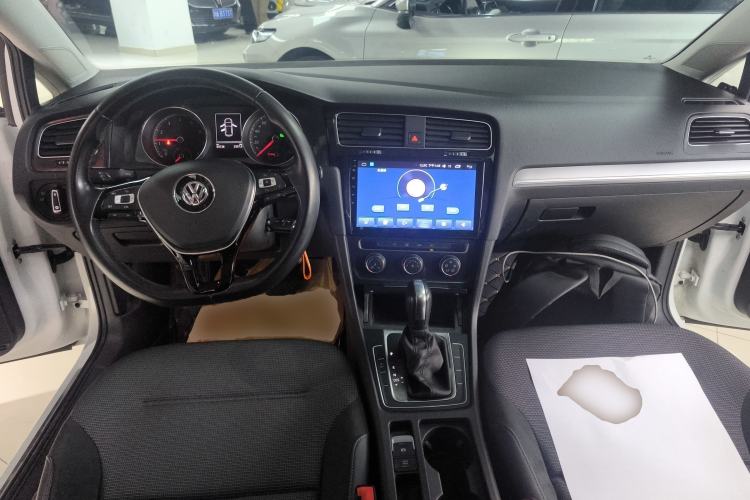 Used Volkswagen Golf 2018 230TSI Automatic Comfort Model
