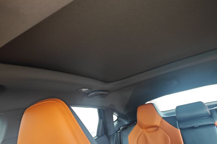 Used Changan UNI-V 2025 Model Third-Generation 2.0T Dynamic Edition