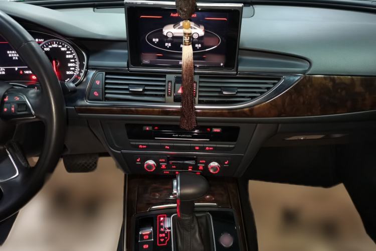 Used Audi A6L 2014 TFSI Comfort Model
