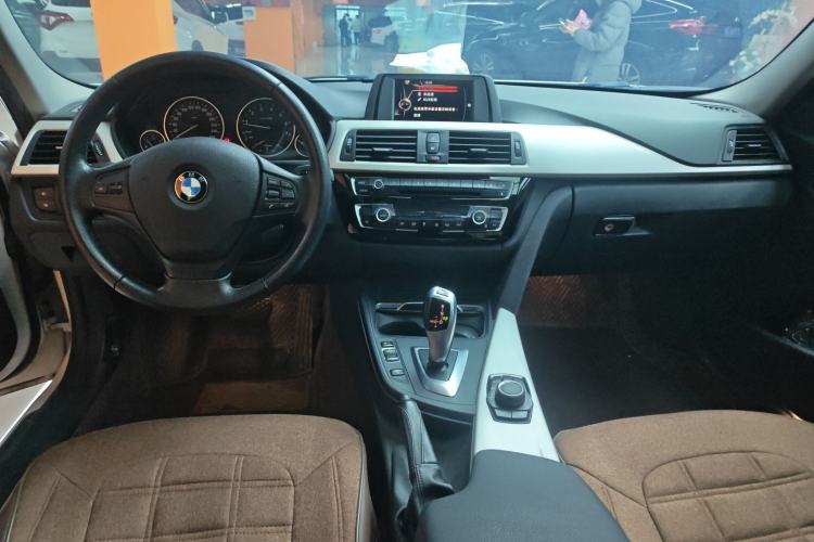 Used BMW 3 Series 2016 320Li Ambition Model
