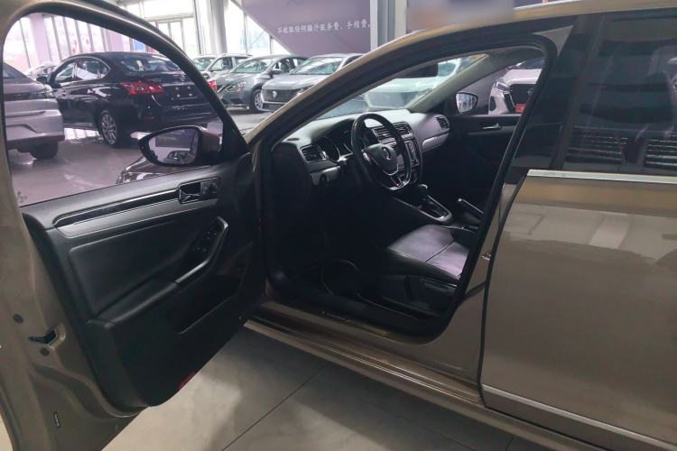 Used Volkswagen Sagitar 2017 1.6L Automatic Comfort Model
