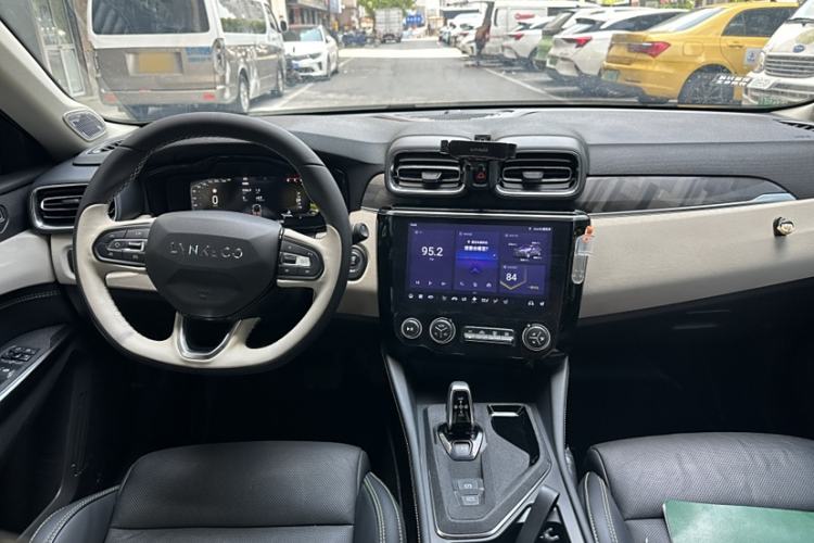 Used Lynk & Co 02 2022 1.5T DCT Shine Pro
