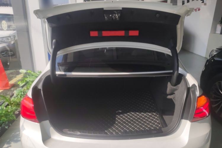 Used BMW 3 Series 2019 320Li Fashion Model
