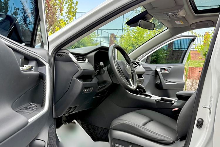 Used Toyota RAV4 2022 2.0L CVT Two-Wheel Drive Fashion Plus Edition