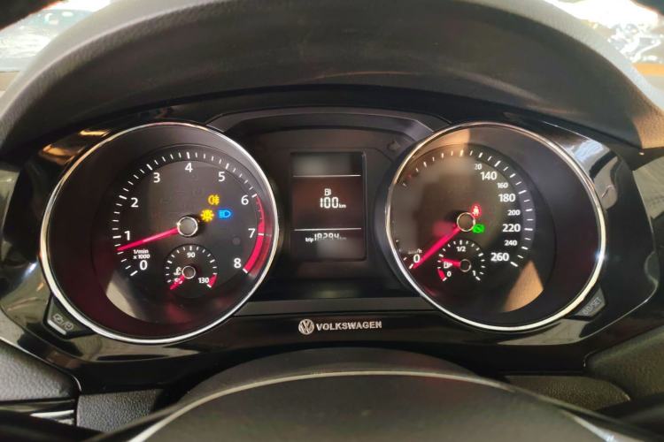 Used Volkswagen Sagitar 2017 230TSI Automatic Comfort Version
