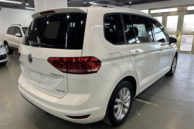 Used Volkswagen Touran 2016 Volkswagen Touran L 280TSI DSG Comfort Edition
