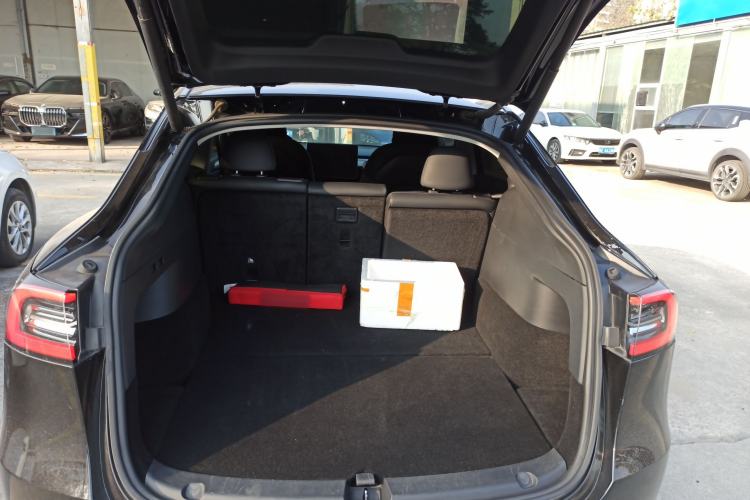 Used Tesla Model Y 2022 Rear-Wheel-Drive Version
