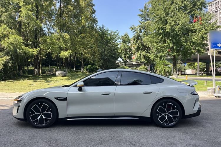 Used  SU7 2024 Rear-Drive Ultra-Long Range Advanced Pro-Level Intelligent Driving Version
