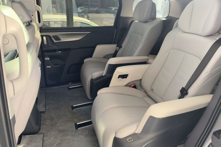 Used Buick GL8 2025 Lu Zun Deluxe Edition