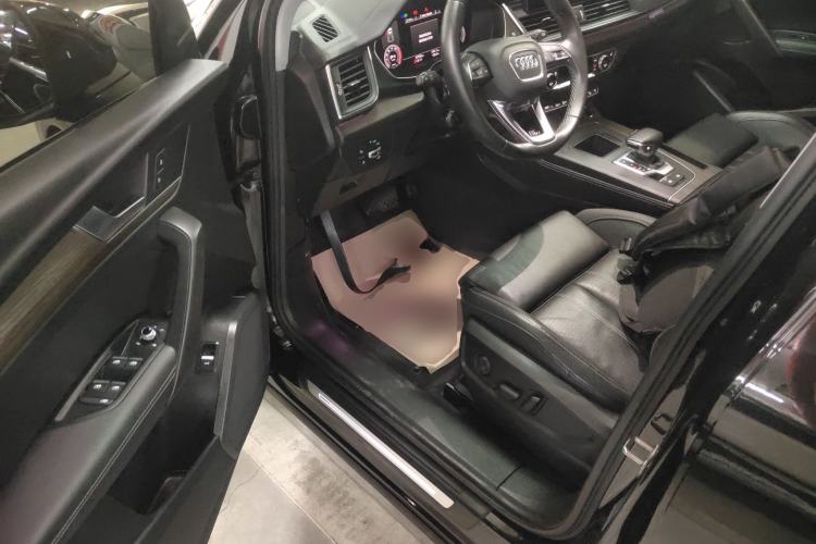 Used Audi Q5L 2021 40 TFSI Fashionable and Elegant Model