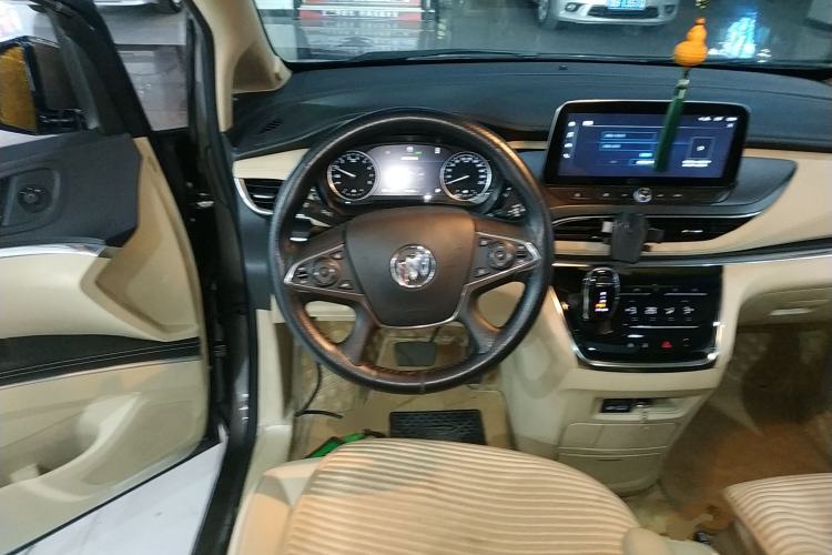 Used Buick GL8 2023 Facelifted Land Cruiser Executive Luxury Version
