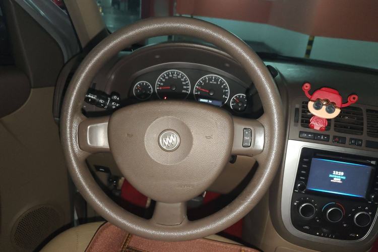 Used Buick GL8 2014 2.4L Comfort Edition
