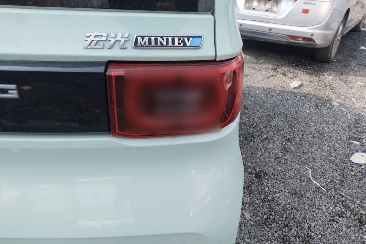 Used Wuling Hongguang MINIEV 2021 Macaron Sandwich Model 120 km Lithium Iron Phosphate