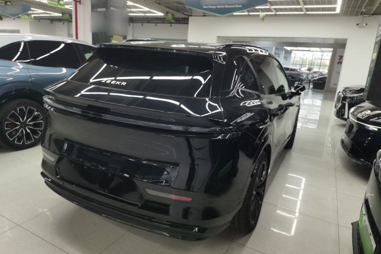 Used Zeekr 7X 2025 100 kWh Long-Range Rear-Wheel Drive with Intelligent Driving Features
