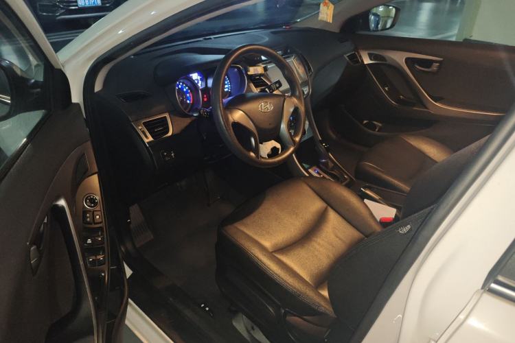 Used Hyundai Elantra 2015 1.6L Automatic Fashion Model
