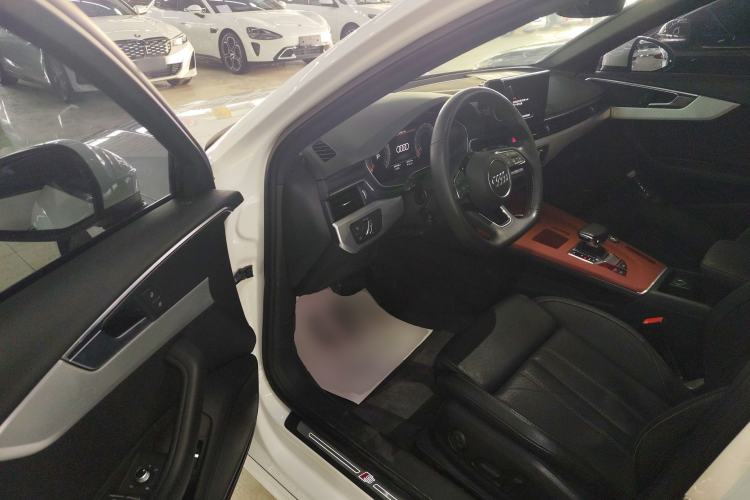 Used Audi A4L 2020 40 TFSI Luxury Dynamic Model