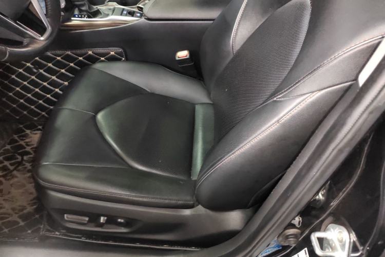 Used Toyota Camry 2019 Revised Version 2.0G Luxury Edition
