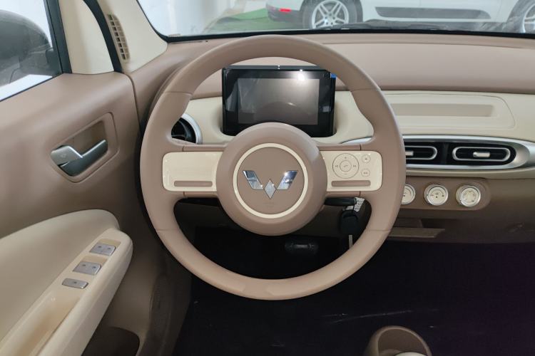 Used Wuling Hongguang MINIEV 2025 Four-Door Version Advanced Edition
