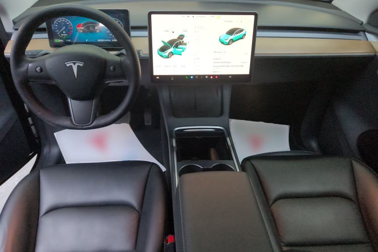 Used Tesla Model Y 2021 Long-Range All-Wheel-Drive Version 3D7
