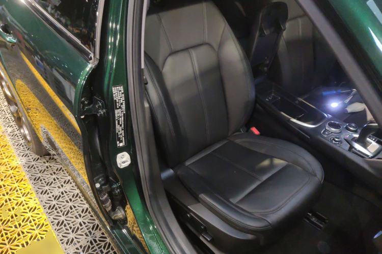 Used Alfa Romeo Giulia 2021 2.0T 280HP Luxury Edition
