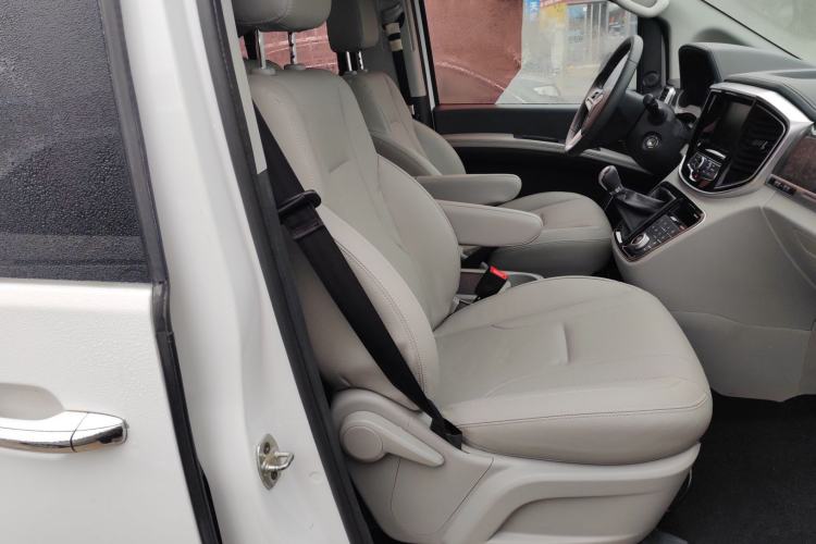 Used  M4 2016 2.0L Manual Luxury Smart Version