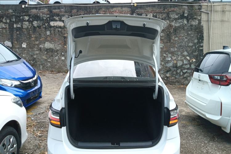 Used Volkswagen Lavida 2023 New Sharp 1.5L Automatic Excellent New Edition
