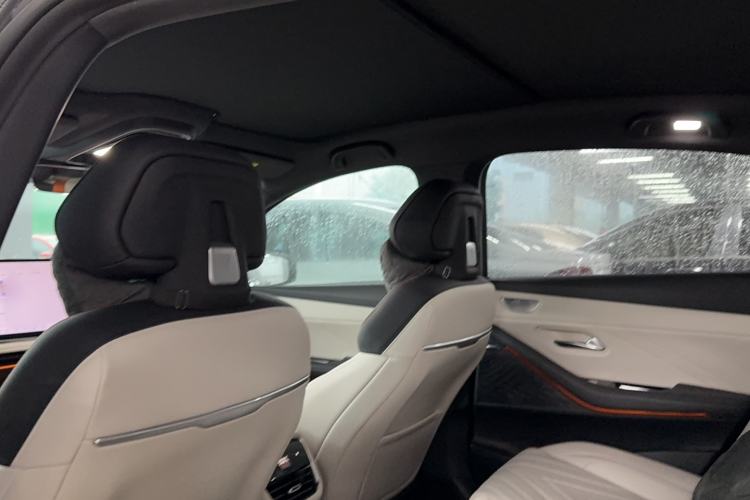 Used  SL03 2023 200Max Range-Extended Version
