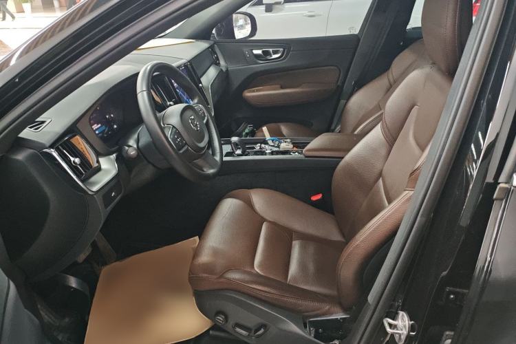 Used Volvo XC60 2024 B5 4x4 Smart Luxury Edition
