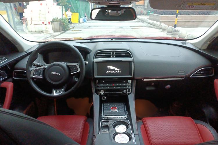 Used Jaguar F-PACE 2016 2.0T Two-Wheel-Drive R-Sport Sport Edition
