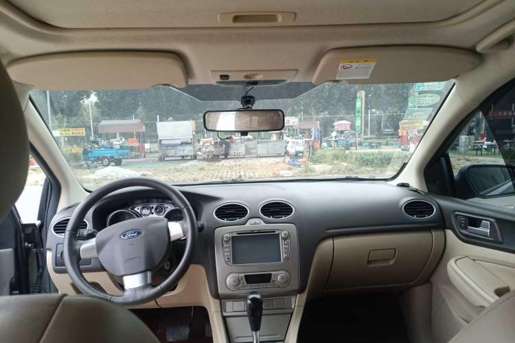 Used Ford Focus 2013 Sedan Classic 1.8L Automatic Fashion Edition