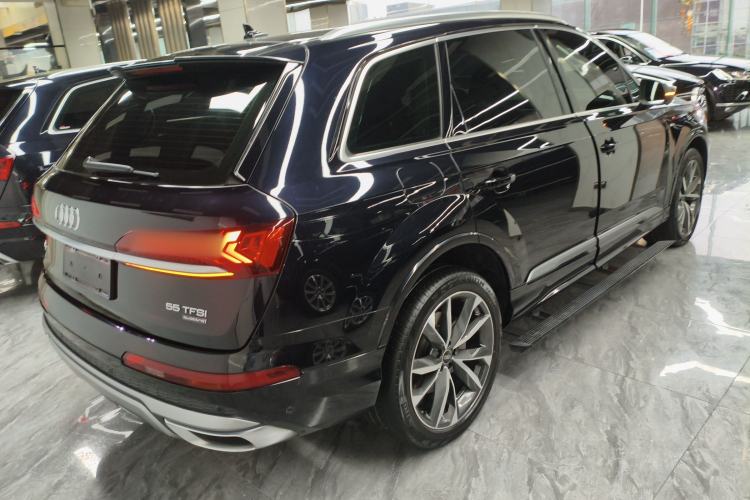 Used Audi Q7 2021 55 TFSI quattro S line Sport model