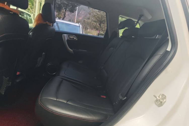 Used Haval H6 2015 Upgraded Model 1.5T Manual Two-Wheel Drive Elite Version
