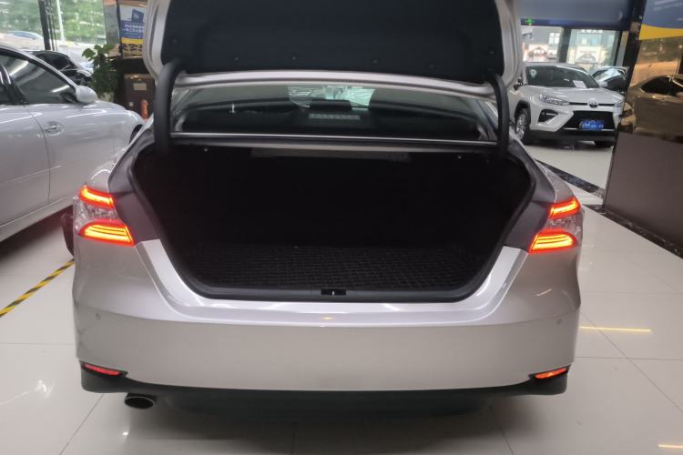 Used Toyota Camry 2019 Dual-Engine 2.5 HG Luxury Edition China VI Standard