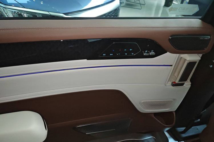 Used BYD Xia 2025 DM-i 1.5T 180km Excellence Model
