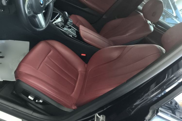 Used BMW 5 Series 2019 Facelifted 530Li Leading Edition M Sport Package
